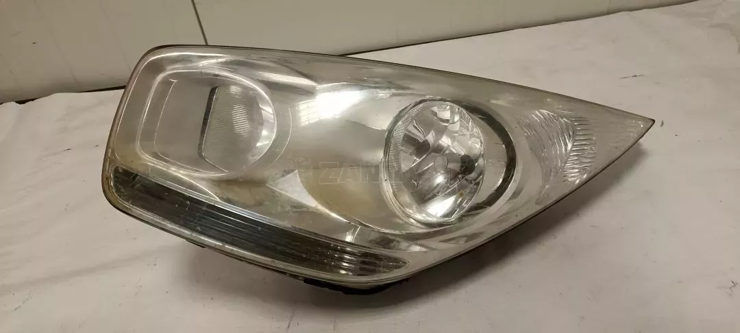 Φανάρι εμπρός αριστερό από Kia Venga - 92101-1P000