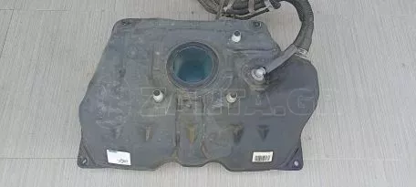 Ρεζερβουάρ καυσίμου από Toyota Yaris III P13 FL - 77100-0D221 