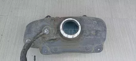Ρεζερβουάρ καυσίμου από Toyota Yaris III P13 Hybrid - 77100-0D261 