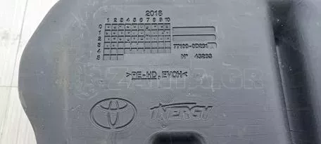 Ρεζερβουάρ καυσίμου από Toyota Yaris III P13 Hybrid - 77100-0D261 