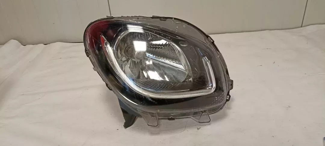 Δεξιός προβολέας από SMART ForTwo Coupe - A4539063601