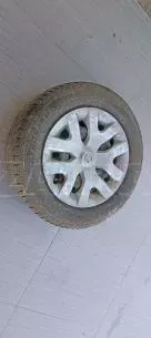 3 ζαντες 16αρες με λάστιχα και τάσια nissan 2014 215/65R16 