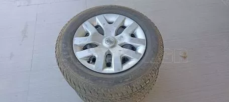 3 ζαντες 16αρες με λάστιχα και τάσια nissan 2014 215/65R16 