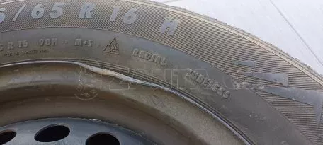 Ζάντα 16αρα με λάστιχο 2014 215/65 R16 