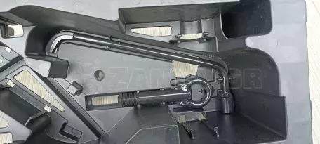 Κουτί εργαλείων πορτμπαγκάζ από TOYOTA AYGO - 64993-0H020 