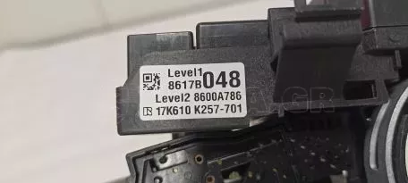 Διακόπτες Κολόνας Τιμονιού από Mitsubishi Space Star - 8617B048 