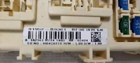 Ασφαλειοθήκη από Hyundai i10 - 91952-B9361 