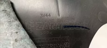 Κάλυμμα μεσαίας κολώνας κάτω δεξιά από Mitsubishi Space Star - 7217A106ZZ 