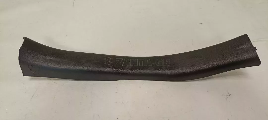 Πίσω Δεξιά Εσωτερική Επένδυση από Toyota Yaris - 67917-0D140