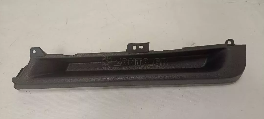 Κάλυμμα ταμπλό από Toyota Yaris - 55451-0D130