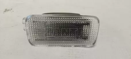 Εσωτερικό Φως από Toyota YARIS - 81330-02060 