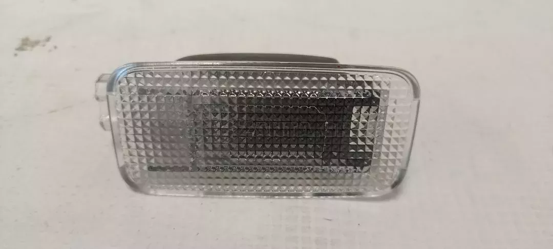 Εσωτερικό Φως από Toyota YARIS - 81330-02060