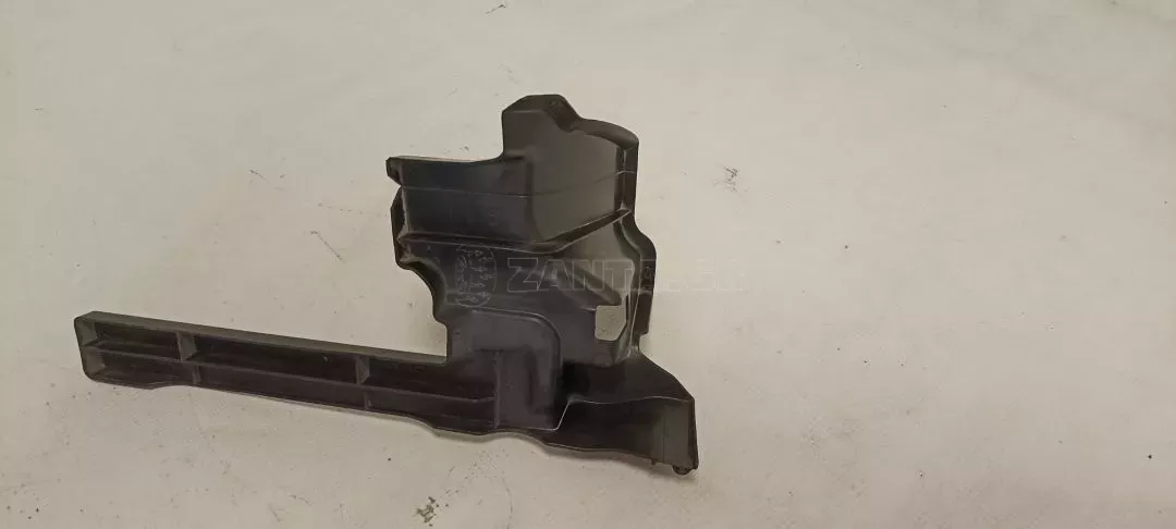 Πλαϊνός Αεραγωγός ψυγείου αριστερά από Toyota Yaris - 16695-0Y010 16695-0Q010