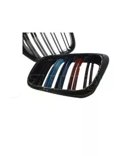 Καρδιές Μάσκας Για Bmw 5 E39 96-03 M4 Look Με Διπλή Γρίλια Tri-color / Μαύρο Γυαλιστερό 2 Τεμάχια 
