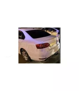 Αεροτομή πορτ μπαγκάζ για Volkswagen Jetta (2012-2018) M4 Style - μαύρη γυαλιστερή 