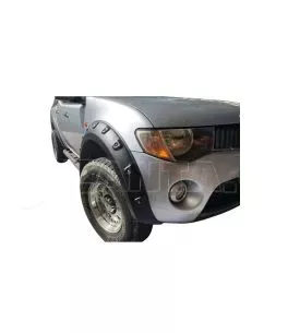 Mitsubishi L200 (Triton) 2005-2011 Φρύδια Τροχών Μαύρα Σαγρέ με Διακοσμητικές Βίδες 