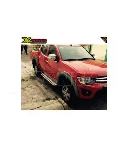 Mitsubishi L200 (Triton) 2005-2011 Φρύδια Τροχών Μαύρα Σαγρέ με Διακοσμητικές Βίδες 