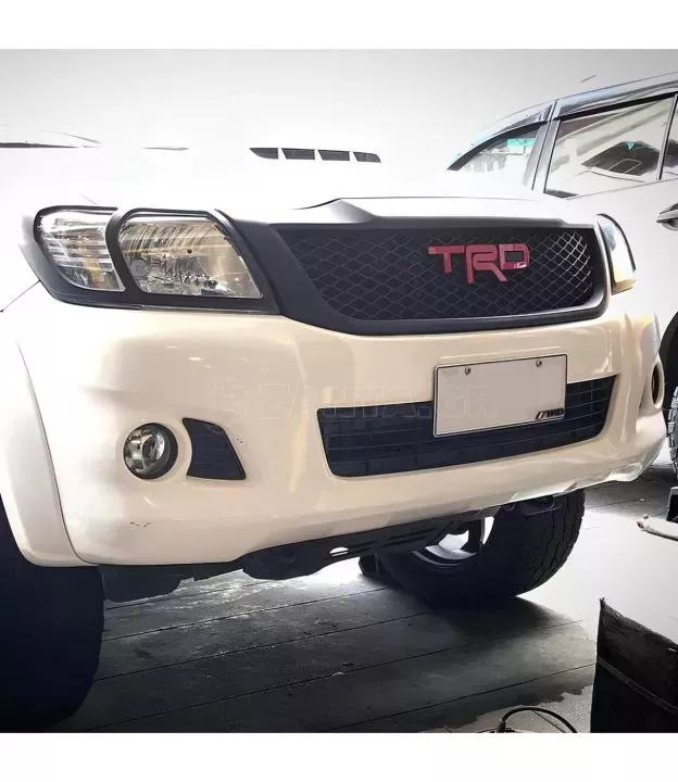 Toyota Hilux (Vigo Champ) 2012-2015 Μεσαία Μάσκα TRD Style (Black)