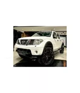 Nissan Navara (D40) 2005-2011 Φρύδια Τροχών Μαύρα Με Διακοσμητικές Βίδες 