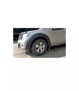 Nissan Navara (D40) 2005-2011 Φρύδια Τροχών Μαύρα Με Διακοσμητικές Βίδες 