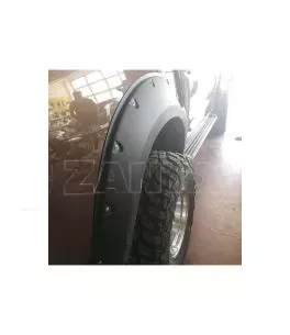 Nissan Navara NP300 2015+ Φρύδια Τροχών Μαύρα Με Διακοσμητικές Βίδες 