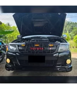 Toyota Hilux (Vigo Champ) 2012-2015 Μάσκα GR Sport Style Με LED 