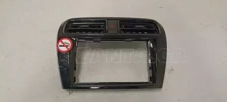 Κεντρικό Πλαίσιο Ταμπλό με Αεραγωγούς από Mitsubishi Space Star - 8002C394XA 