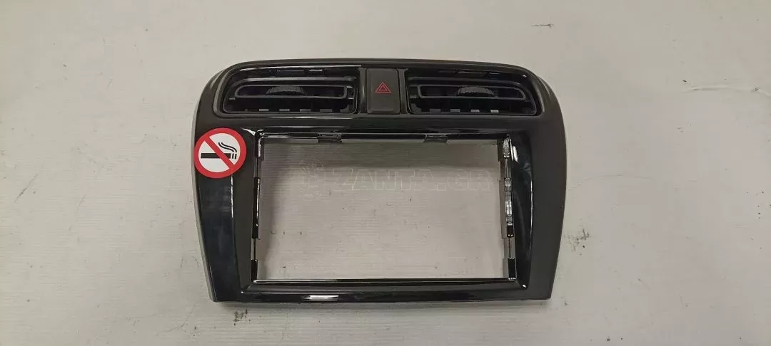 Κεντρικό Πλαίσιο Ταμπλό με Αεραγωγούς από Mitsubishi Space Star - 8002C394XA