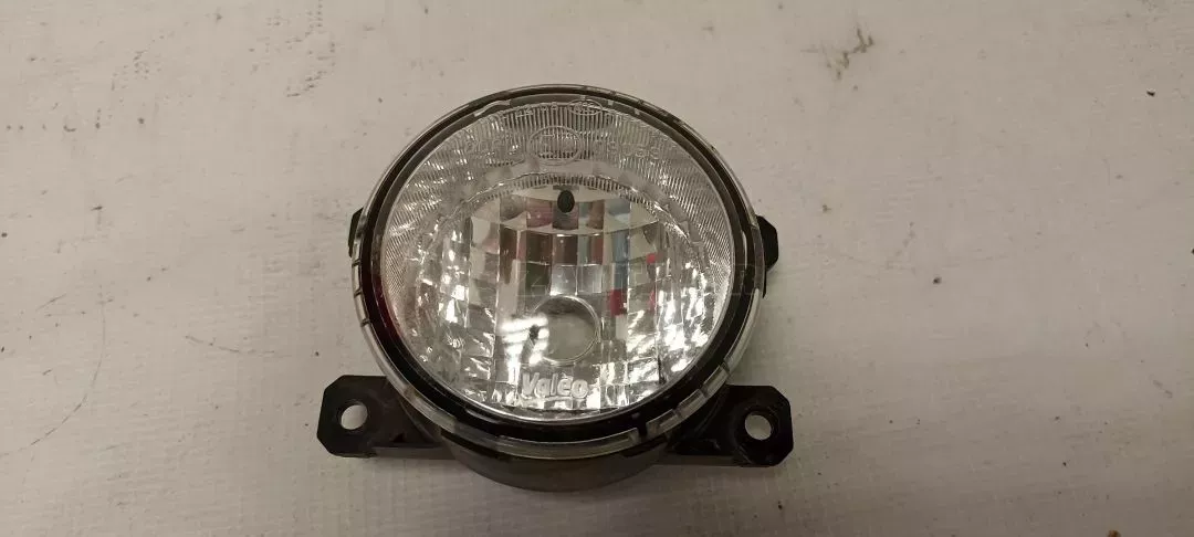 Μπροστινός προβολέας ομίχλης από Mitsubishi Space Star - 89207251 8324A014