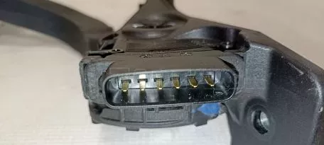 Ηλεκτρικό Πεντάλ γκαζιού από Mitsubishi Space Star - 1600A093 6PV312028-03 