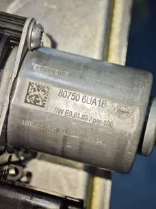 ΓΡΥΛΟΣ ΠΑΡΑΘΥΡΟΥ  ΜΕ ΜΟΤΕΡ ΕΜΠΡΟΣ ΔΕΞΙΑ –807006UA1C / 807506UA1B - NISSAN QASHQAI J12 – ’21 – ’25. (Θ) 