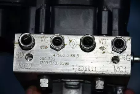 ΜΟΝΑΔΑ ABS - 476600188R - 0265956527 - RENAULT CLIO - '16 - '19. 