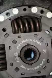 ΣΕΤ ΑΜΠΡΑΓΙΑΖ ΜΕ ΒΟΛΑΝ (ΔΙΣΚΟΣ-8V21-7550-ΠΛΑΤΟ -8V21-7563-DD- ΒΟΛΑΝ-CV2Q-6375-AB-) FORD 1.5cc DEISEL. 