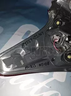 ΠΙΣΩ ΔΕΞΙ ΦΑΝΑΡΙ -81551-02A61-TOYOTA AURIS - '12 -'18. 