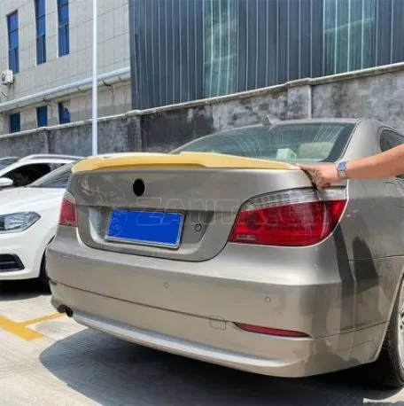 Αεροτομή πορτ μπαγκάζ για BMW E60 (2004-2010) M4 Style - μαύρη γυαλιστερή 