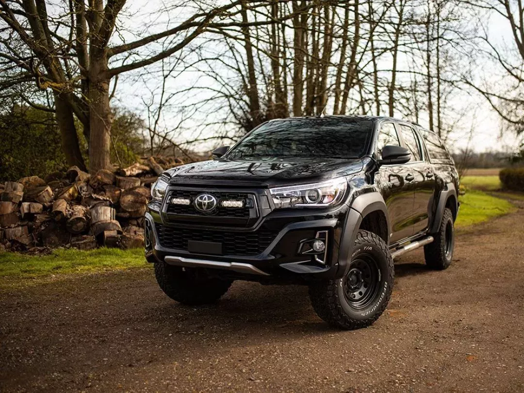 Σετ τοποθέτησης γρίλιας για Toyota Hilux Invincible X (2017+) - St4 8272 Lumens