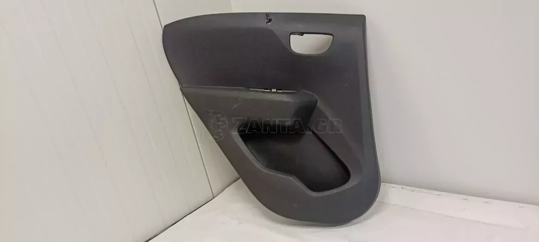 Επένδυση πίσω αριστερής πόρτας από Citroën C1 - 67640-0H040