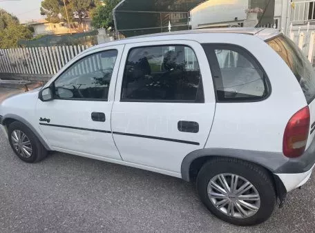 Opel Corsa 1998 b 