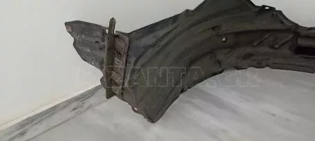 Θόλος μπροστινού δεξιού τροχού από Toyota Yaris - 53875-0D680 