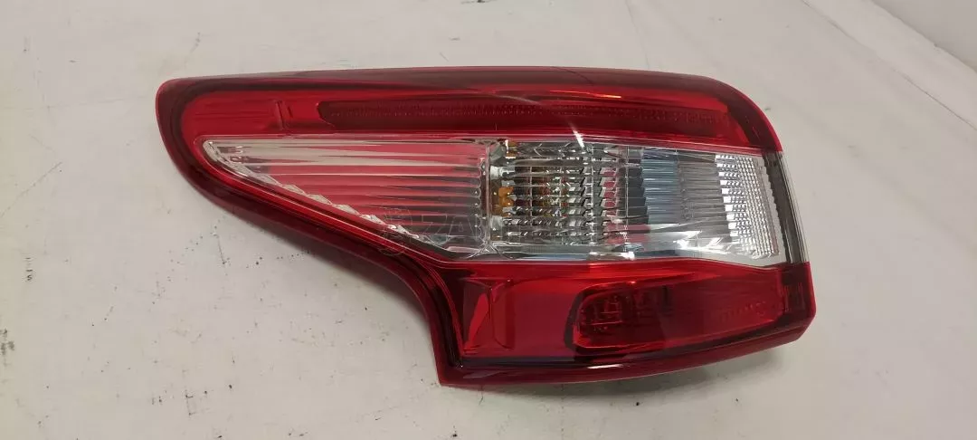 Πίσω Αριστερό Φανάρι από Nissan Qashqai - 220-18013