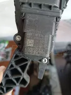 ΠΕΤΑΛΙ ΓΚΑΖΙΟΥ ΓΙΑ FORD FOCUS '08-'11 ΚΩΔΙΚΟΣ 4M51-9F836-AK 